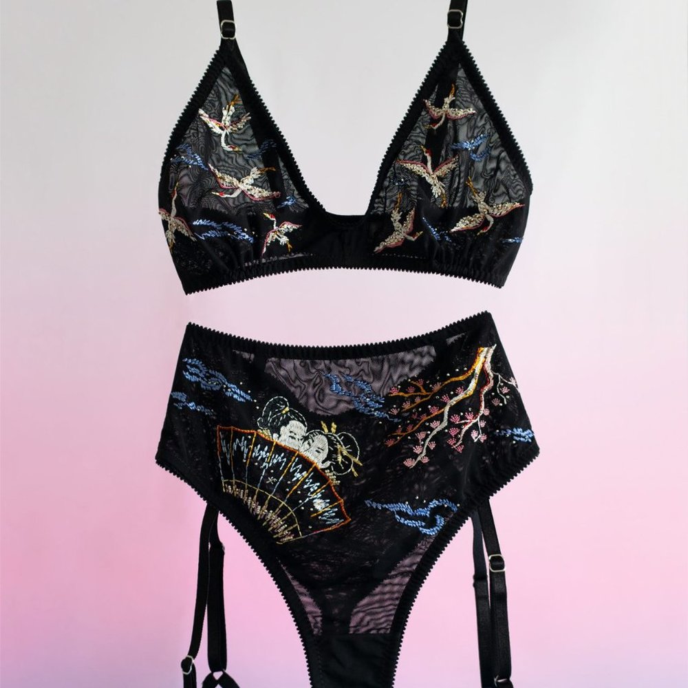 Love and Swans Japan Chapter 2 in 3XL - Discontinued Set